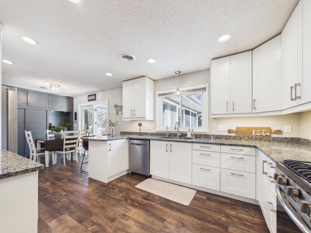 1187 Madison Street S, Shakopee, MN 55379
