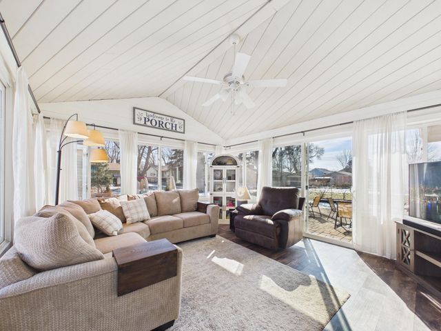1187 Madison Street S, Shakopee, MN 55379