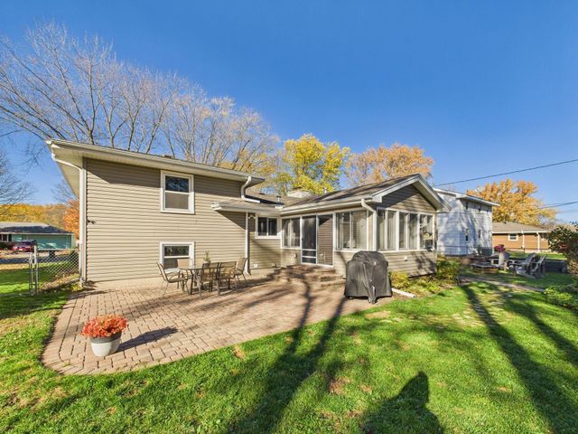 1187 Madison Street S, Shakopee, MN 55379