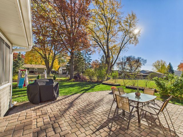 1187 Madison Street S, Shakopee, MN 55379