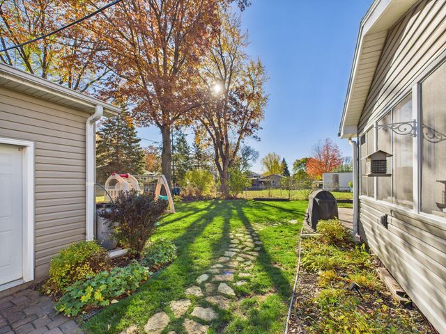 1187 Madison Street S, Shakopee, MN 55379