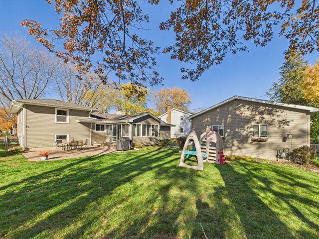1187 Madison Street S, Shakopee, MN 55379