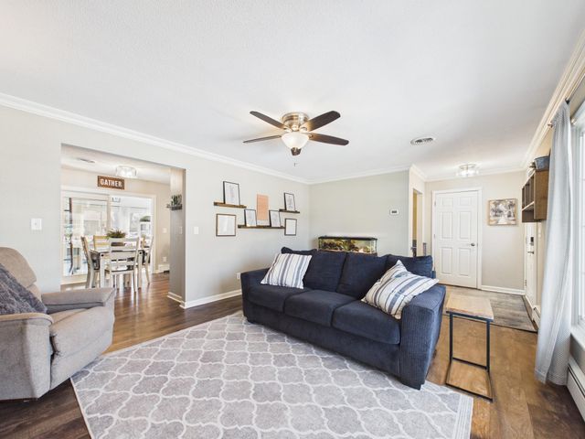 1187 Madison Street S, Shakopee, MN 55379