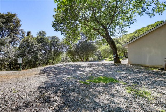 18639 Fay Ridge Ct, Grass Valley, CA 95949