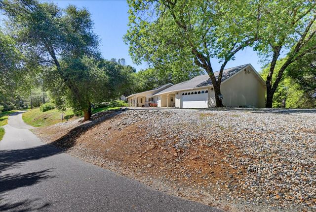 18639 Fay Ridge Ct, Grass Valley, CA 95949