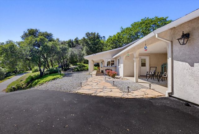 18639 Fay Ridge Ct, Grass Valley, CA 95949