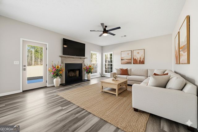 300 Emerald Way, Senoia, GA 30276