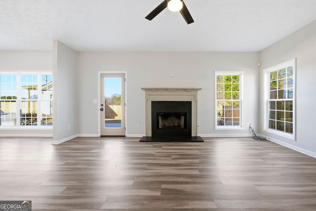 300 Emerald Way, Senoia, GA 30276