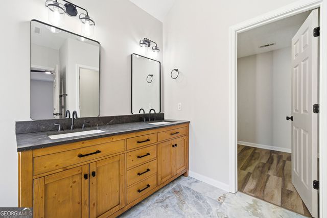 300 Emerald Way, Senoia, GA 30276