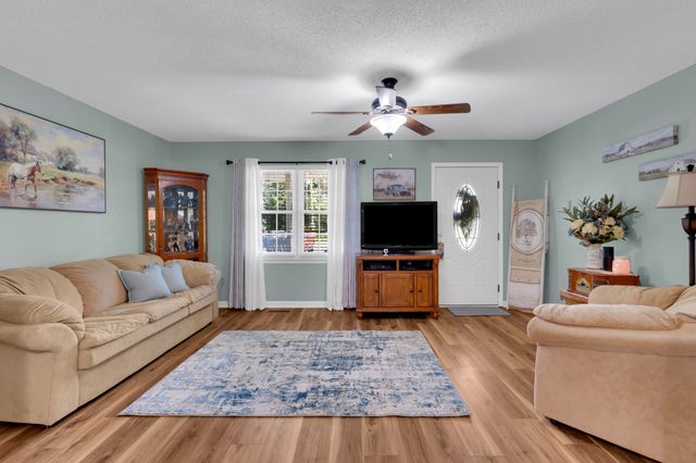 316 Davis St, Cowan, TN 37318
