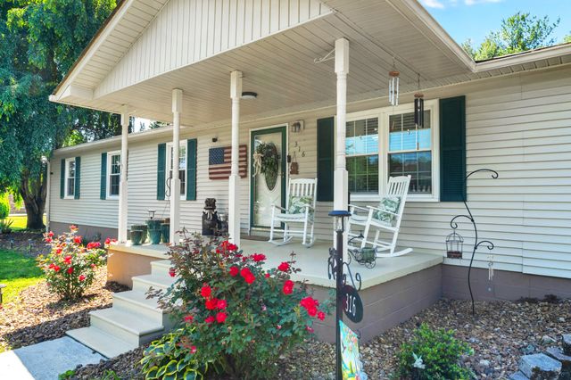 316 Davis St, Cowan, TN 37318