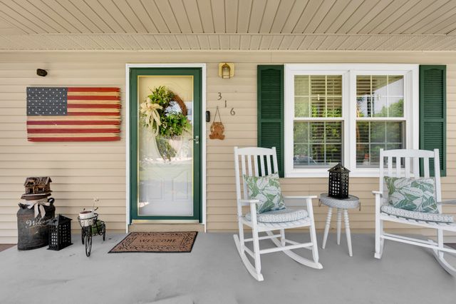 316 Davis St, Cowan, TN 37318