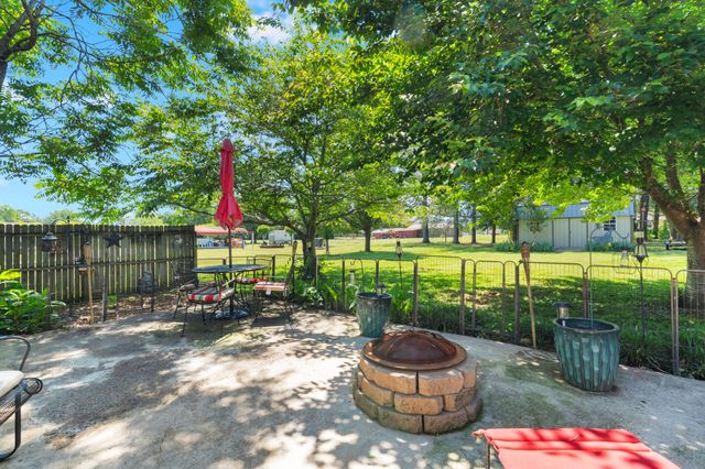 316 Davis St, Cowan, TN 37318