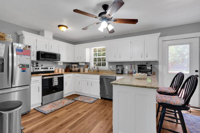 316 Davis St, Cowan, TN 37318