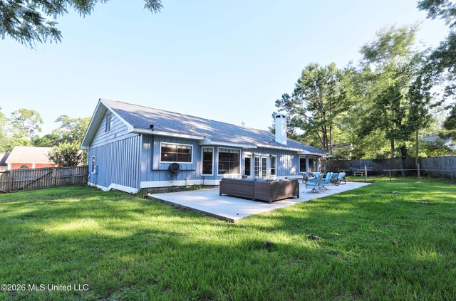 6662 Ahekolo Circle, Diamondhead, MS 39525