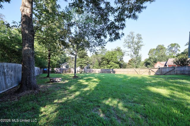 6662 Ahekolo Circle, Diamondhead, MS 39525