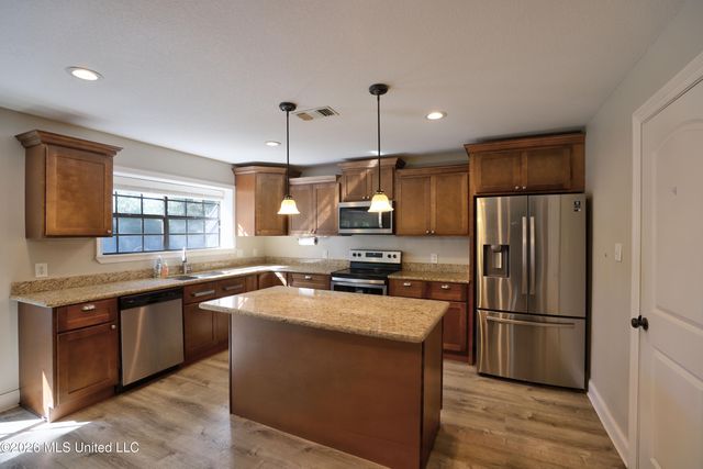 6662 Ahekolo Circle, Diamondhead, MS 39525