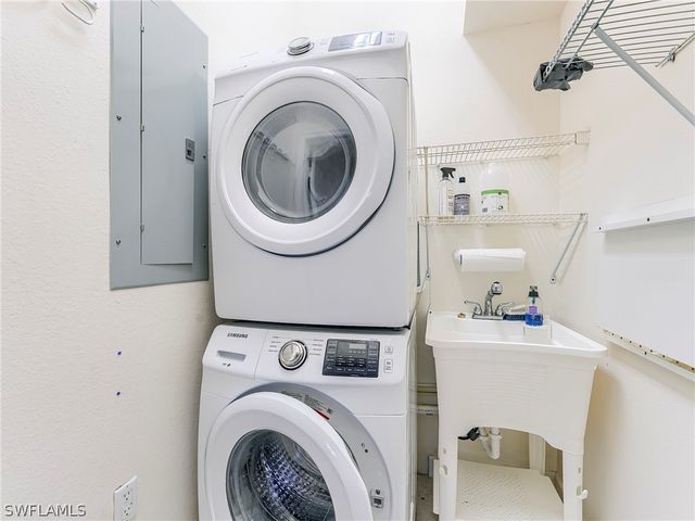 3000 Meandering WAY 201, Fort Myers, FL 33905