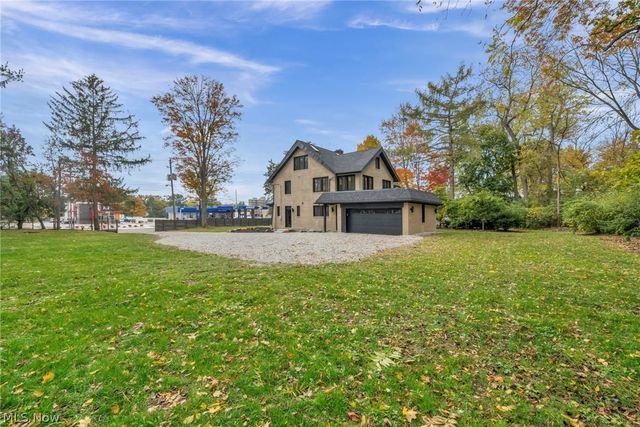 1555 W Market Street, Akron, OH 44313