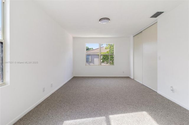 10781 NW 12 Dr, Plantation, FL 33322