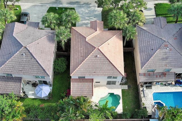 10781 NW 12 Dr, Plantation, FL 33322