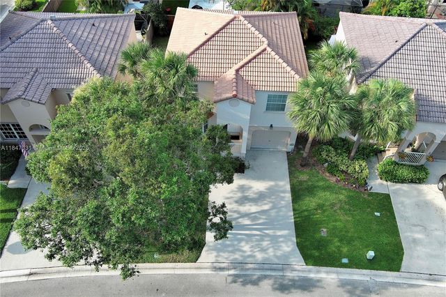10781 NW 12 Dr, Plantation, FL 33322