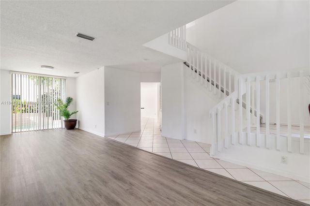 10781 NW 12 Dr, Plantation, FL 33322