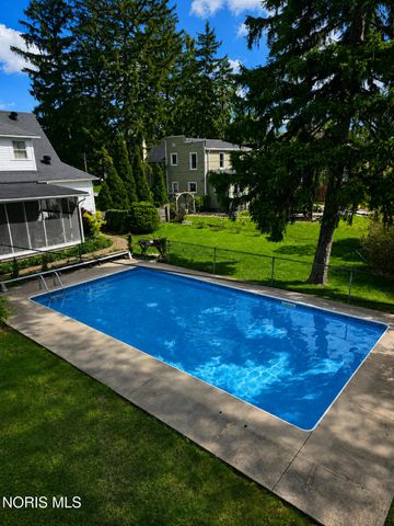 228 W Broadway Street, Maumee, OH 43537