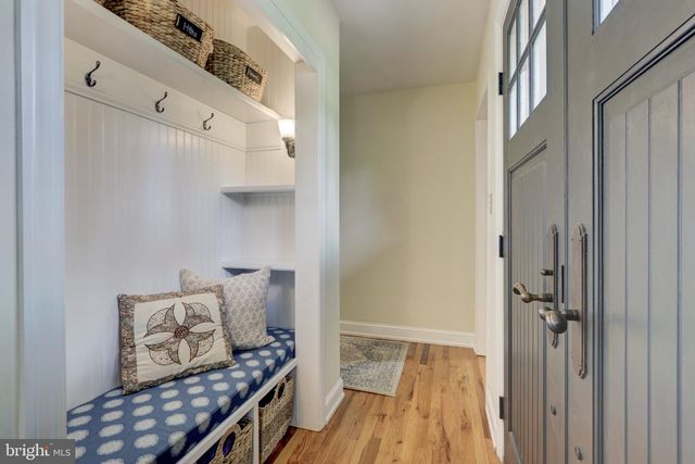 827 MOUNT AIRY RD, Collegeville, PA 19426