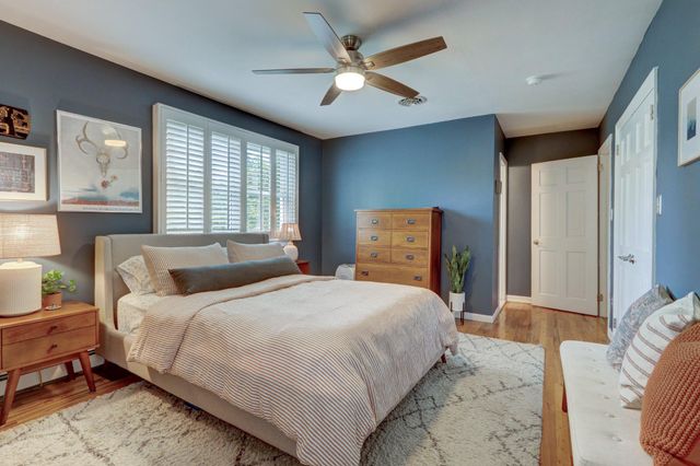 827 MOUNT AIRY RD, Collegeville, PA 19426