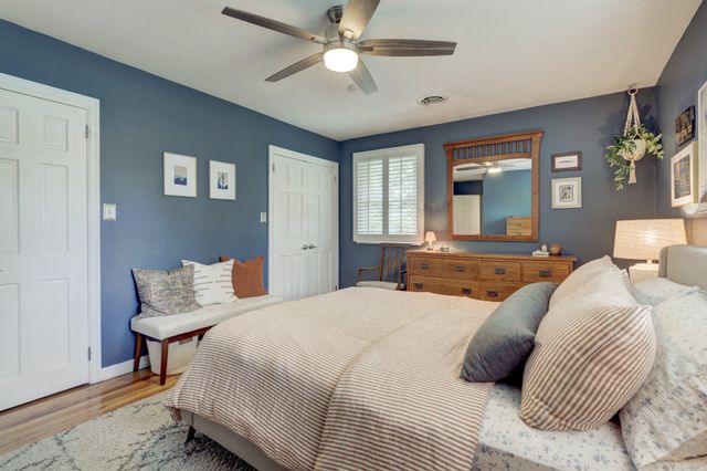 827 MOUNT AIRY RD, Collegeville, PA 19426