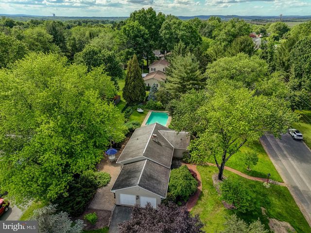 827 MOUNT AIRY RD, Collegeville, PA 19426