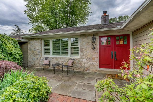 827 MOUNT AIRY RD, Collegeville, PA 19426