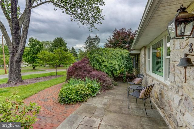 827 MOUNT AIRY RD, Collegeville, PA 19426