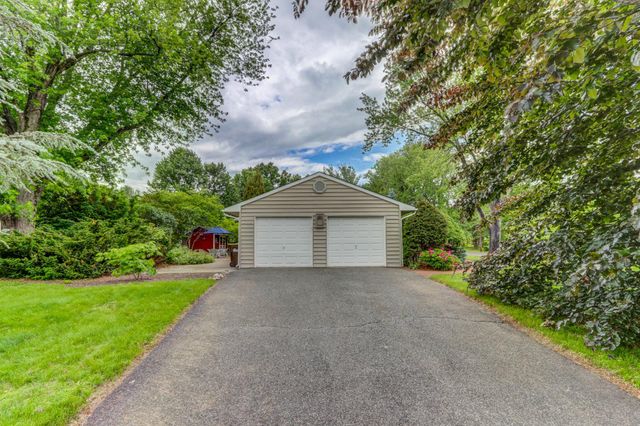 827 MOUNT AIRY RD, Collegeville, PA 19426