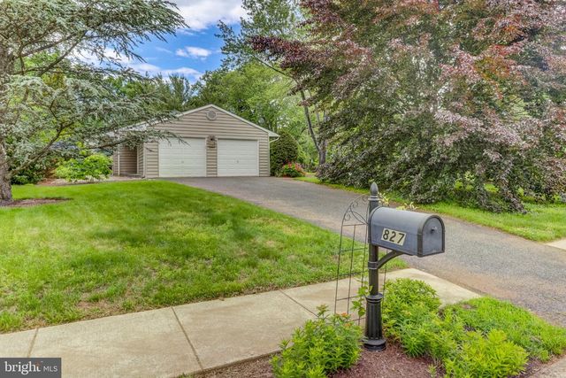 827 MOUNT AIRY RD, Collegeville, PA 19426