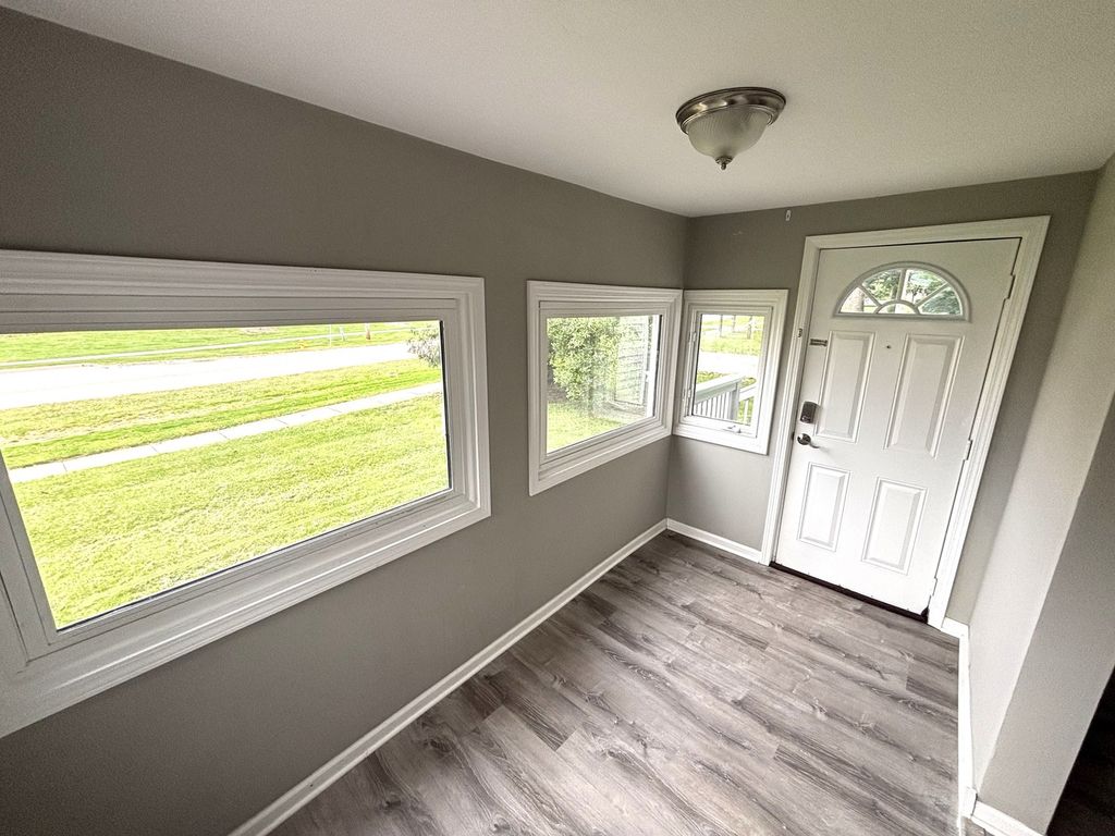 2276 Manchester Road, Wheaton, IL 60187 — photo 2