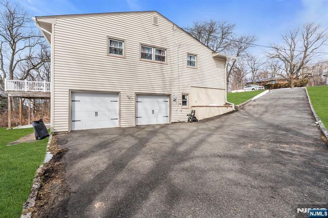 4 Korwel Court, West Orange, NJ 07052