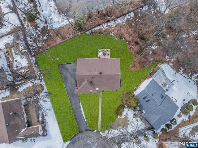 4 Korwel Court, West Orange, NJ 07052