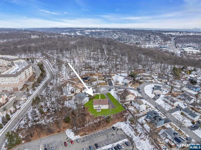 4 Korwel Court, West Orange, NJ 07052