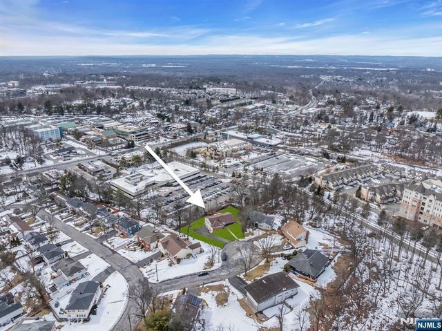 4 Korwel Court, West Orange, NJ 07052