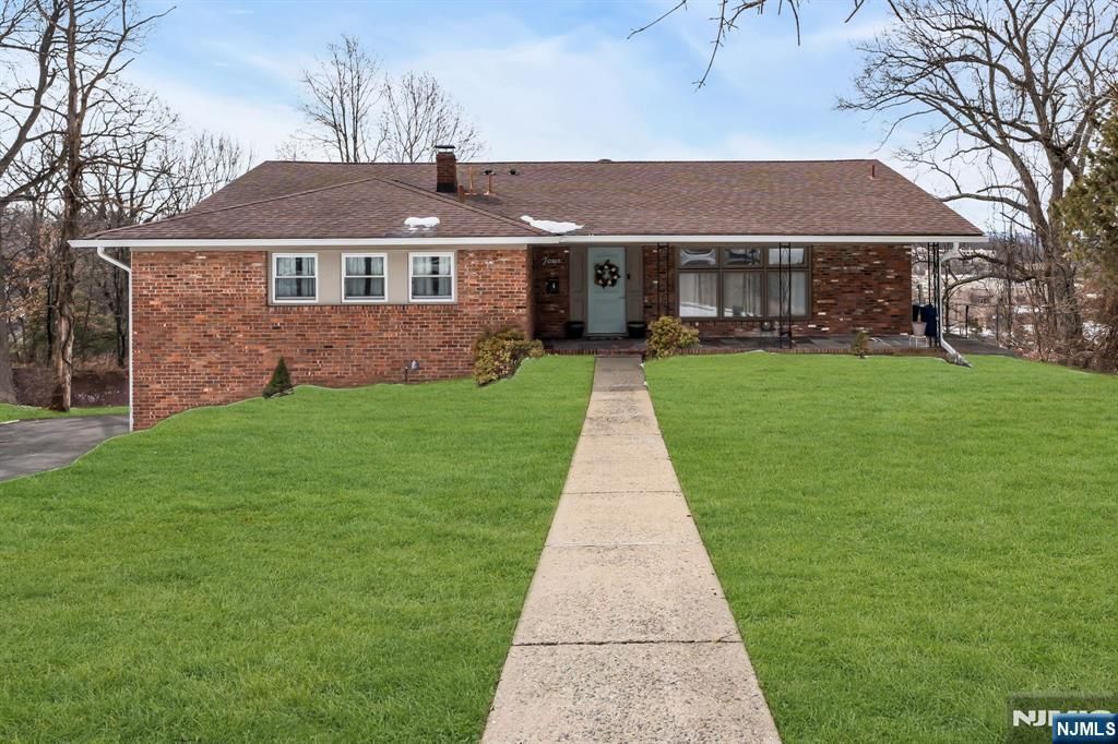 4 Korwel Court, West Orange, NJ 07052