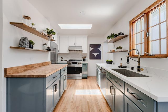 207 Kingsbury Drive, Aptos, CA 95003