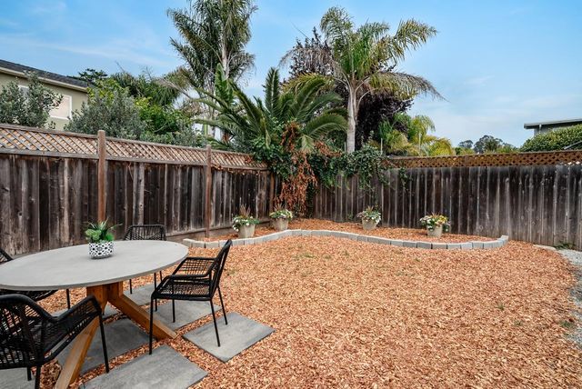 207 Kingsbury Drive, Aptos, CA 95003