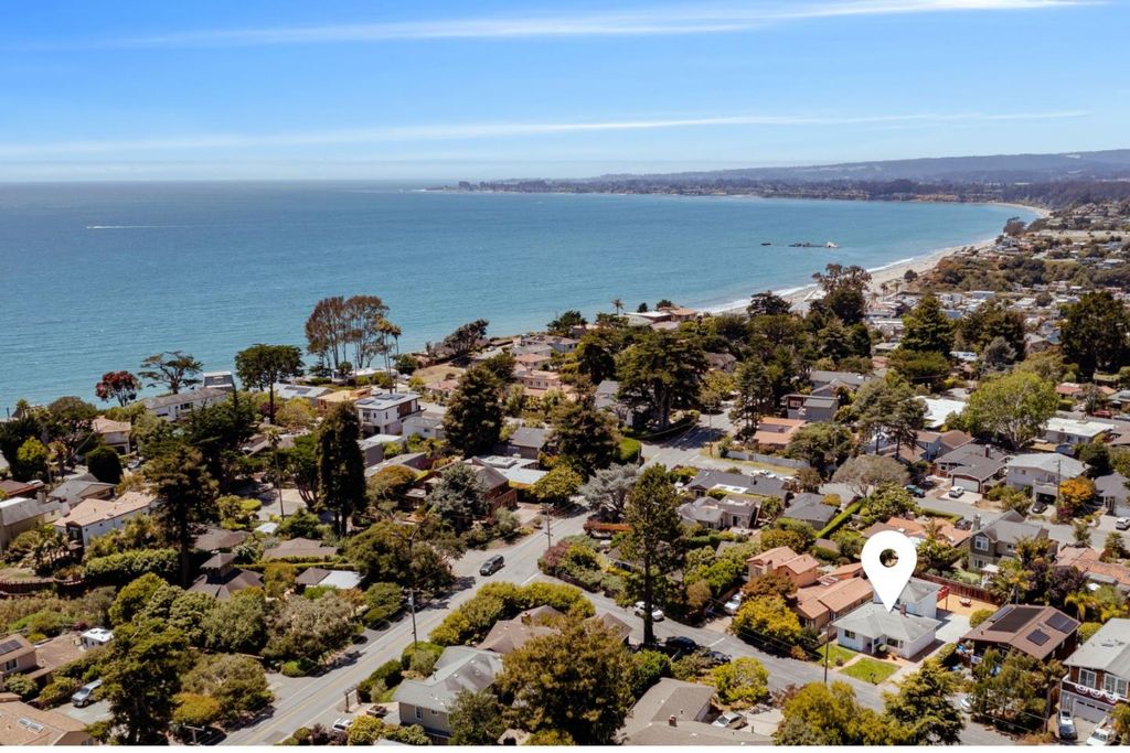 207 Kingsbury Drive, Aptos, CA 95003