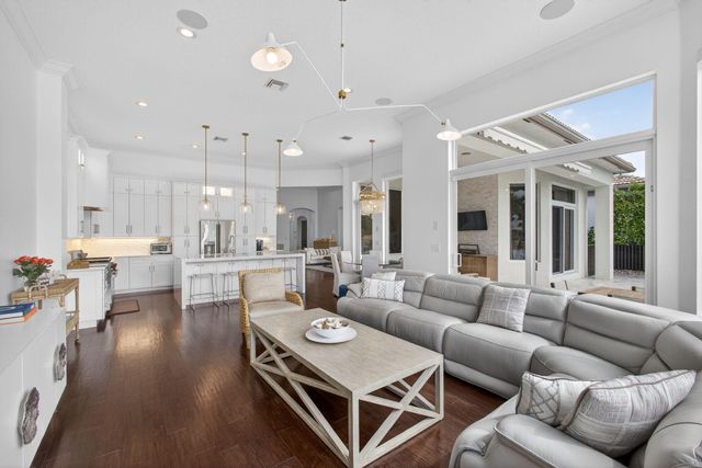 119 Dalena Way, Palm Beach Gardens, FL 33418