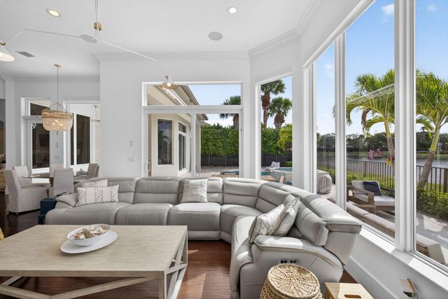 119 Dalena Way, Palm Beach Gardens, FL 33418