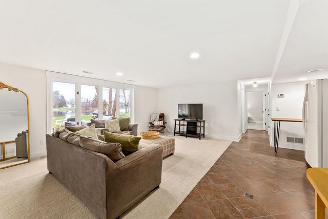 337 Sand Hill LANE, Dousman, WI 53118