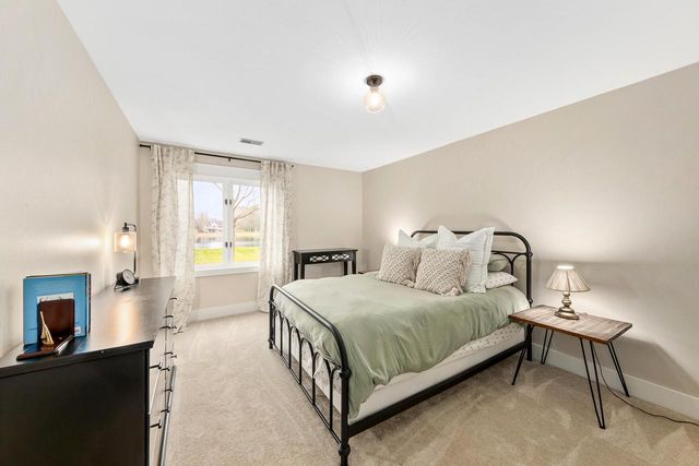 337 Sand Hill LANE, Dousman, WI 53118