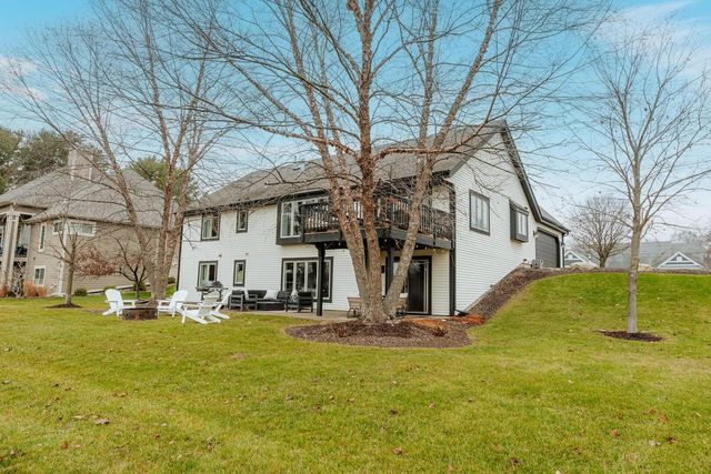 337 Sand Hill LANE, Dousman, WI 53118